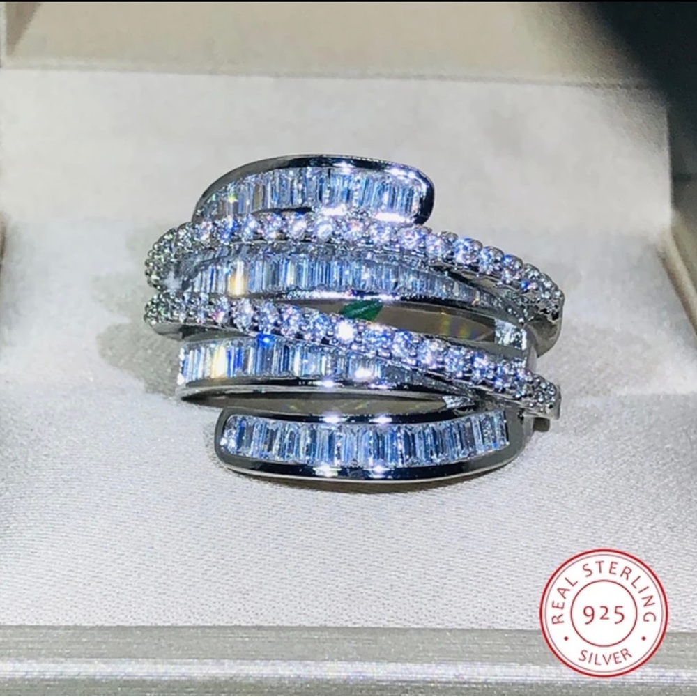 18k white gold Baguette lab created Diamonds